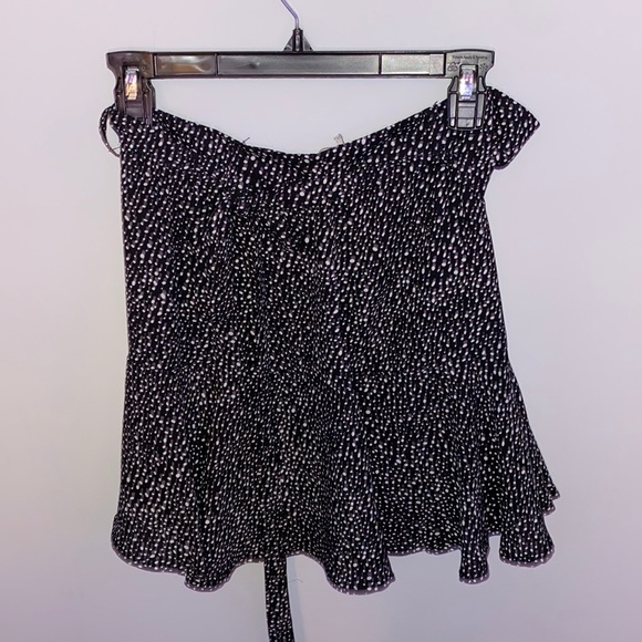 black and white skirt - Picture 1 of 2